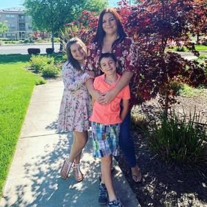 Meet your Posher, Crystal